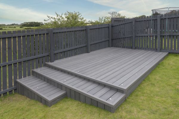 Vinyl Deck Construction in Rogers